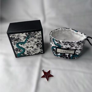 ❤️ Gucci Ghost Red Star Necklace Pendant W/ Black & Teal Snake Print Pouch & Box